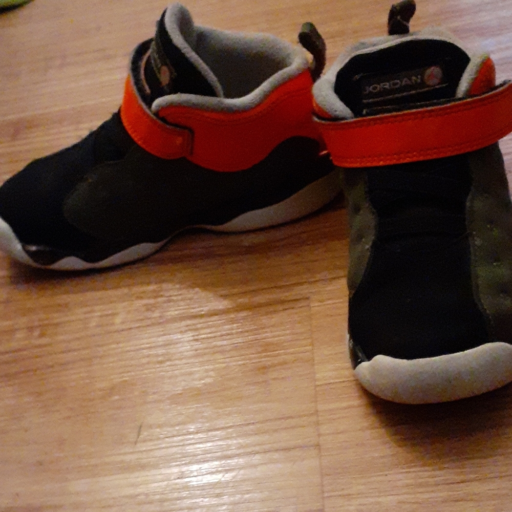 Toddler jordan sneakers